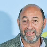 "J'ai pris ce risque et je suis content de l'avoir pris" : Kad Merad revient sur la polémique entourant "Papamobile", son dernier film sorti dans 7 cinémas en France