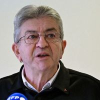 "Quotidien" diffuse les images de Jean-Luc Mélenchon faisant un doigt d'honneur après son interview houleuse avec Benjamin Duhamel sur France Inter