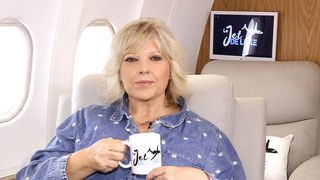 "J'ai voulu partir" : Laurence Boccolini revient sur le tournage chaotique de "Je suis une célébrité, sortez-moi de là" avec Christophe Dechavanne sur TF1