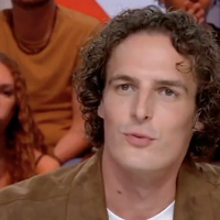 "Il y a beaucoup plus que cette simple séquence" : Paul de Saint Sernin revient sur son échange tendu avec Nicolas Bedos dans "Quelle époque !"