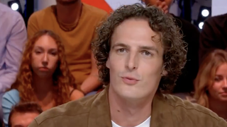 "Il y a beaucoup plus que cette simple séquence" : Paul de Saint Sernin revient sur son échange tendu avec Nicolas Bedos dans "Quelle époque !"
