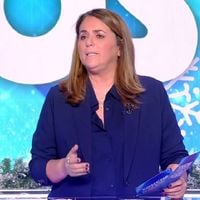 "Il a eu une petite urgence..." : Cyril Hanouna quitte précipitamment le plateau de "TPMP", Valérie Bénaïm le remplace au pied levé