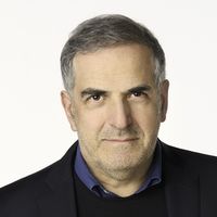 "Nos chaînes ont besoin d’être repérées" : Christopher Baldelli, patron de T18, se justifie de diffuser les mêmes programmes plusieurs heures de suite dans la journée