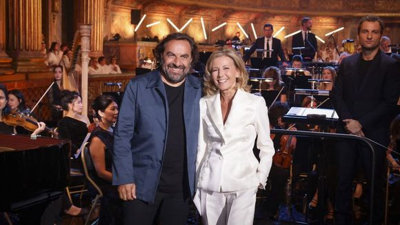 Audiences : Programmée en dernière minute sur France 2, la spéciale Claude François du "Grand échiquier" a-t-elle réussi à rivaliser avec "Qui veut gagner des millions ?" et "Face à face" ?
