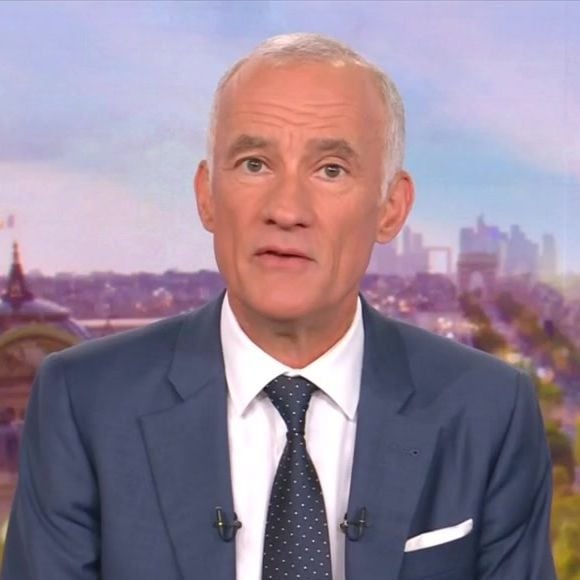 Gilles Bouleau aux commandes du "20 Heures" de TF1.