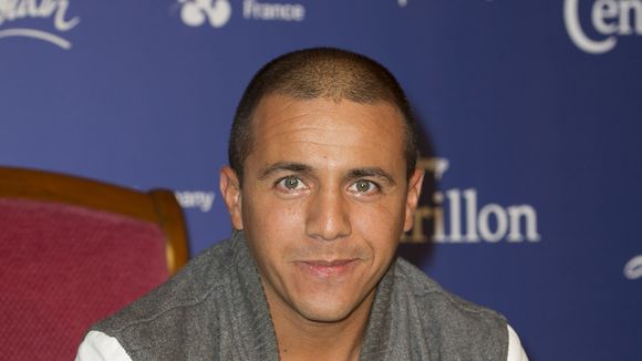 "Jean-Jacques Goldman lui avait gentiment demandé de changer de ton" : Faudel gêné par "les blagues racistes" d'une star des Enfoirés