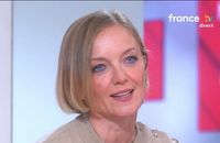 Maya Lauqué a défendu le début de mandat de Léa Salamé au "20 Heures" de France 2.