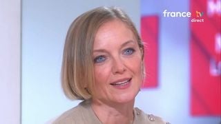 "Qu'on lui fiche la paix !" : Maya Lauqué monte au créneau dans "C à vous" pour défendre Léa Salamé, critiquée au "20 Heures" de France 2