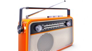 Audiences radio : France Inter toujours leader chute lourdement, RTL retrouve le sourire, Europe 1 grimpe encore, catastrophe pour France Musique