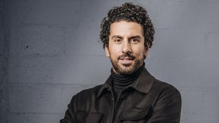 "Qui veut être mon associé ?" : Qui est Jonathan Anguelov, le nouvel investisseur de l'émission de M6 ?