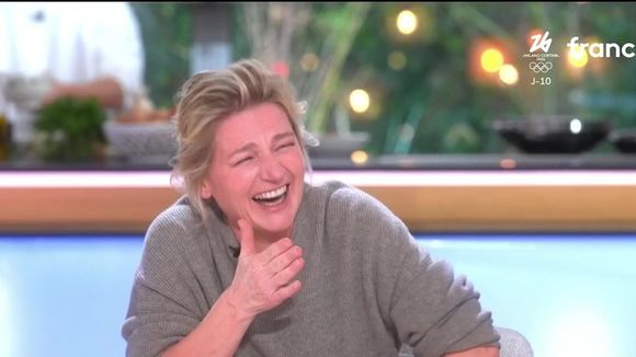 "J'étais tétanisée" : Anne-Elisabeth Lemoine rappelle à Pascal Obispo un vieil accrochage dans les coulisses des "Victoires de la Musique"