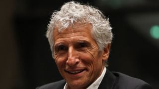 "Nagui ne peut pas se laisser traiter de 'super connard' publiquement sans réagir" : L'animateur a porté plainte contre Cyril Hanouna pour "injure publique"