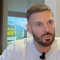 Matt Pokora part en voyage avec six adultes porteurs de trisomie 21 sur Gulli : "Je suis à une étape de ma vie où j'ai envie de m'élever humainement"
