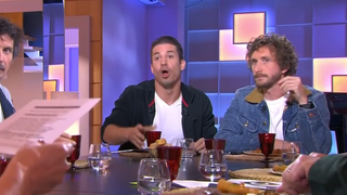 "Vous voulez vraiment que je rechute ?" : Jérémy Ferrari se fait servir un verre d'alcool dans "C à vous", il recadre avec humour Anne-Elisabeth Lemoine