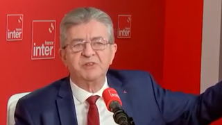 "Vous vous calmez et vous m'écoutez" : Succession de passes d'armes entre Jean-Luc Mélenchon et Benjamin Duhamel sur France Inter