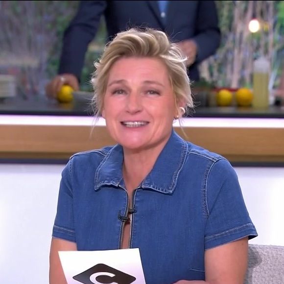 Anne-Élisabeth Lemoine était aux commandes de "C à vous" hier sur France 5.