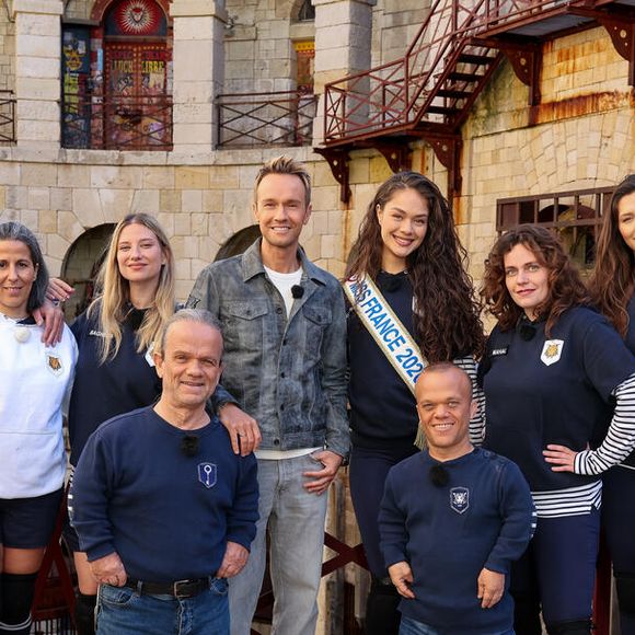 Hinaupoko Deveze, Camille Cerf, Mahaut Drama, Philippe Risoli, Baghera Jones, Laila El Amari et Cyril Féraud.