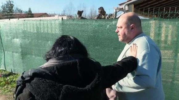 "Notre journaliste intervient pour stopper l'altercation" : Une équipe de "Zone interdite" sur M6 s'interpose lors d'une bagarre entre voisins dans un reportage