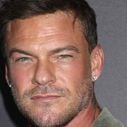 Après le carton "War Machine", Netflix s'apprête à confier un nouveau rôle à Alan Ritchson dans un film d'action en développement depuis 33 ans !