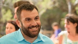 "Je l’ai remercié lorsqu’il est venu tourner…" : Laurent Ournac révèle qu’une star de TF1 a refusé le rôle titre de "Camping Paradis" il y a 20 ans