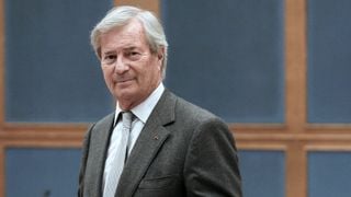 "Chaque article est présenté et soumis au grand patron" : Un livre dénonce l'emprise de Vincent Bolloré sur le "JDD", "JDNews" et le "JDMag"