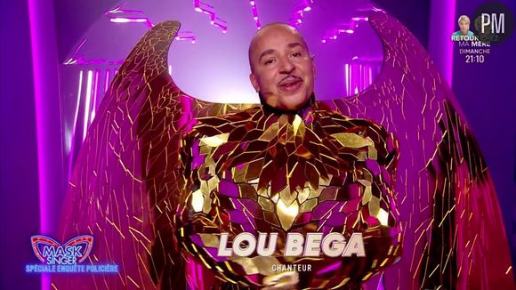 Le chanteur Lou Bega se cachait sous le costume de l'Oiseau.