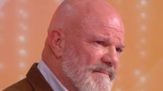 "C'est d'abord de l'humain" : Philippe Etchebest répond aux critiques sur l'aspect "spectacle" de "Cauchemar en cuisine"