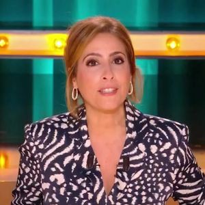 Léa Salamé aux commandes de "Quelle époque !" sur France 2.