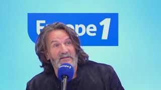 "On servait de la vodka dans les loges" : Frédéric Beigbeder se souvient de son passage calamiteux dans "Tout le monde en parle" avec Thierry Ardisson