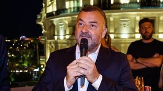 Gérald-Brice Viret impose une double page sur le cardinal François Bustillo, écrite par une journaliste de CNews, dans les colonnes de &quot;Femme actuelle&quot;