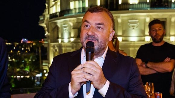 Gérald-Brice Viret impose une double page sur le cardinal François Bustillo, écrite par une journaliste de CNews, dans les colonnes de "Femme actuelle"