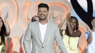 "TF1 nous a demandé de faire des ajustements" : Kev Adams se confie sur les évolutions de "L'humour à la plage" 2