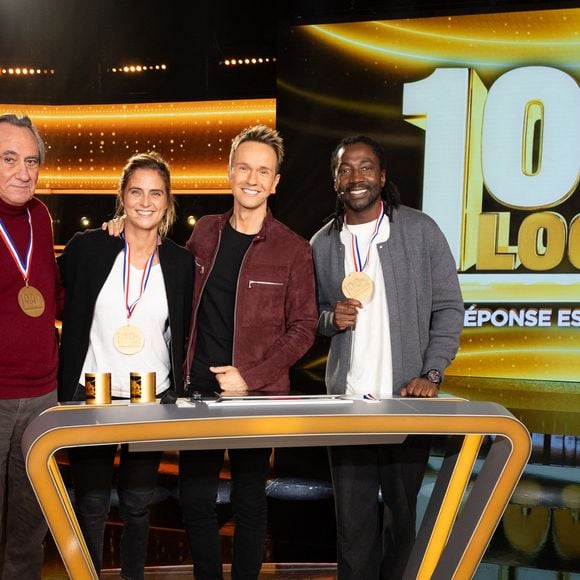 Cyril Féraud avec Pauline Déroulède, Noom Diawara et Philippe Lavil dans "100% logique" sur France 2.
© Jeremy Melloul / Bestimage