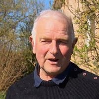 "Ça me fait de la peine" : Dès le premier jour à la ferme une prétendante de Jean-Louis ("L'amour est dans le pré" 2025) se sent "exclue", l'agriculteur avoue sa préférence pour l'autre