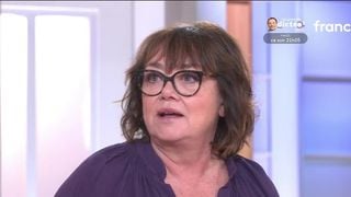 "Plutôt que de subir une punition j'ai préféré la demander" : Nathalie Saint-Cricq revient sur sa "blague idiote" sur Éric Ciotti et sa suspension de l'antenne