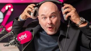 Audiences radios musicales : Après le fiasco de Benjamin Castaldi, Europe 2 a-t-elle relevé la tête grâce à Cauet ?