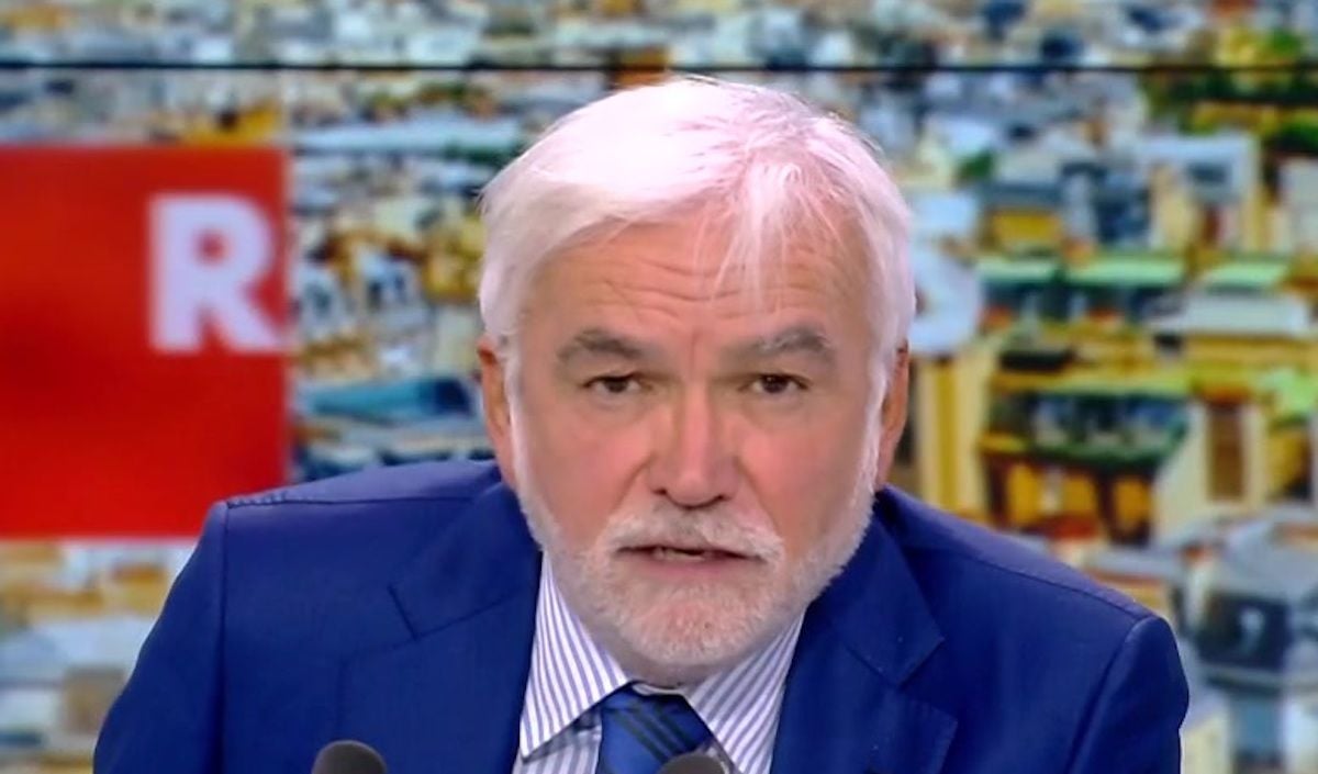 "L'Arcom devrait intervenir" : Pascal Praud dénonce l’édito "d’une violence inouïe" de Patrick Cohen à son encontre sur France Inter