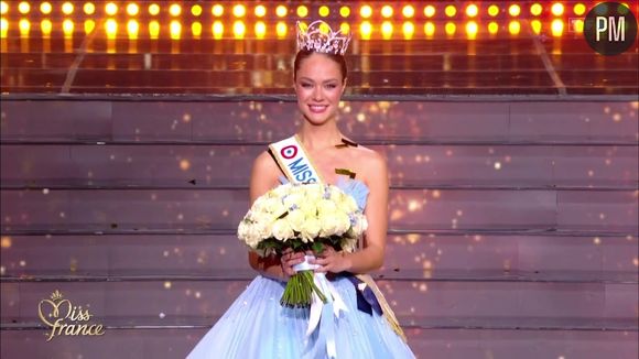 Miss France 2026 est Hinaupoko Devèze, Miss Tahiti.