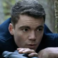 "Elle nous manque" : Gabriel Basso ("The Night Agent") se confie sur le départ de Luciane Buchanan (Rose Larkin) de la série à succès de Netflix