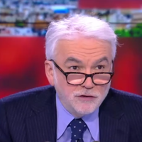 "Des propos dénués de nuance" : L’Arcom intervient auprès de CNews après un éditorial de Pascal Praud dans "L’Heure des Pros"