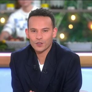 Mohamed Bouhafsi aux commandes de "C a vous" sur France 5.