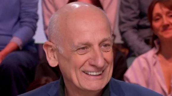 "La ringardise..."  : Jean-Michel Aphatie et Eric Naulleau s'écharpent à propos de la couverture du magazine "Lui" avec Adriana Karembeu