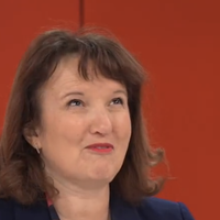 "À part ça, je vais partout" : Anne Roumanoff ne comprend pas pourquoi elle n'est jamais invitée sur France Inter