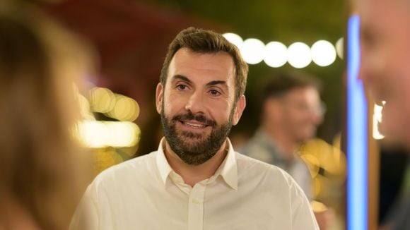 "Un homme d'une immense élégance" : Le touchant hommage de Laurent Ournac à Pierre Deny, avec qui il a joué dans "Camping Paradis"
