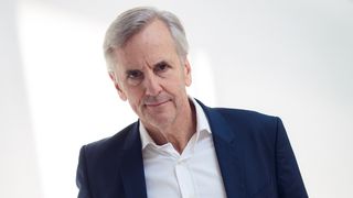 "Si CNews est une chaîne d’opinions alors France Inter aussi" : Bernard de la Villardière défend la chaîne de Vincent Bolloré, qu'il regarde pour son traitement de "l'insécurité, de l'islamisme et de l'immigration"