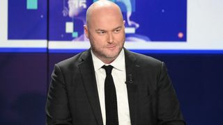 9 mois après son arrivée, Philippe Corbé quitte (déjà) France Inter pour remplacer Alexandre Kara à la direction de l’information de France Télévisions