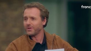 "Plus choqué par ce 'type de journalisme' que par le fond de l'enquête" : Tristan Waleckx se paie la réponse de Carrefour au reportage de "Complément d'enquête"