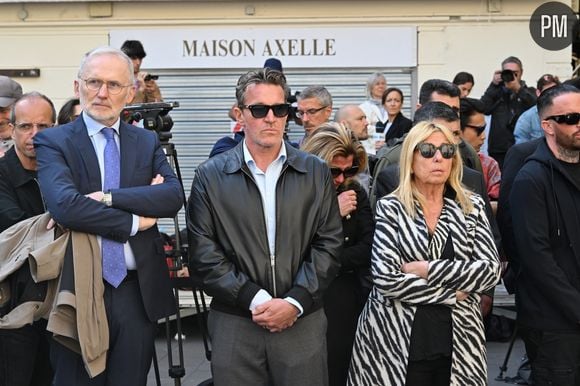 Angela Lorente, Thomas Valentin, Conseiller du président du Directoire du Groupe M6, Benjamin Castaldi - Sorties des obsèques de Loana Petrucciani en la cathédrale Sainte-Réparate à Nice le 10 avril 2026. L'ancienne star de téléréalité a été retrouvée morte dans son appartement niçois par les autorités, le 25 mars dernier. © Bruno Bebert/Bestimage