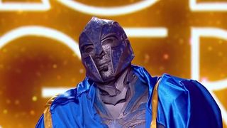 “Mask Singer” 2025 : Qui se cachait sous le costume du "Gladiateur” et a dû se démasquer ce soir sur TF1 ?