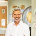 "Une saveur un peu particulière pour moi" : Gilbert Bou Jaoudé (ex-"Mariés au premier regard" sur M6) remplace Jimmy Mohamed à la co-présentation du "Mag de la Santé" avec Flavie Flament sur France 2